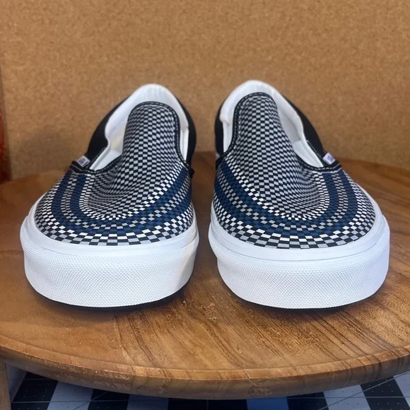 Vans slip on
Brand new
‘Tileboard black ‘
*RARE**
NWOT - Picture 4 of 11